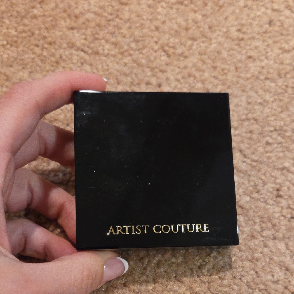 Artist Couture Elegant Black Compact